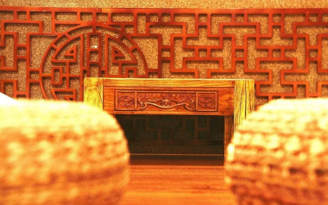 Dunhuang Tangren Pavilion (Mingsha Mountain Crescent Spring Scenic Area)