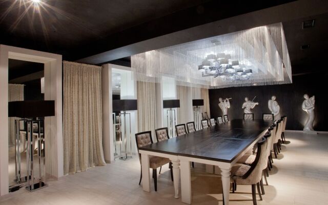 Shelter Hotel