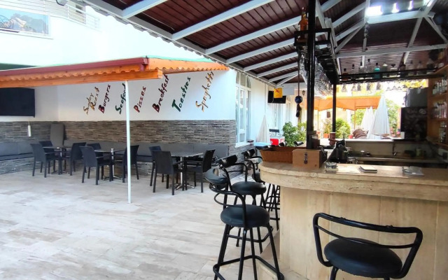Dilhan Hotel