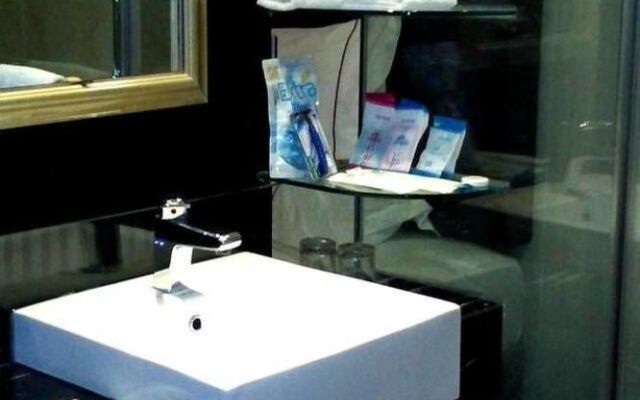 Отель Junyi Hotel Yingmenkou