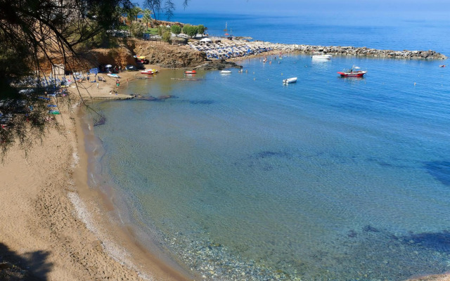 Panormo Beach