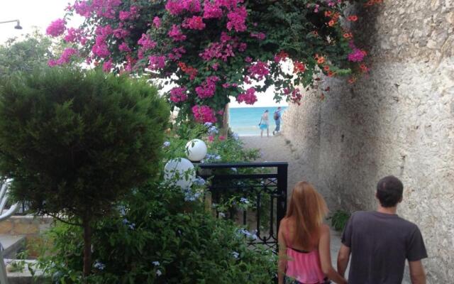 Asterias Studios Apartments