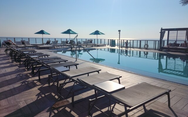 Beachfront Condos at HR by Cielo Stays