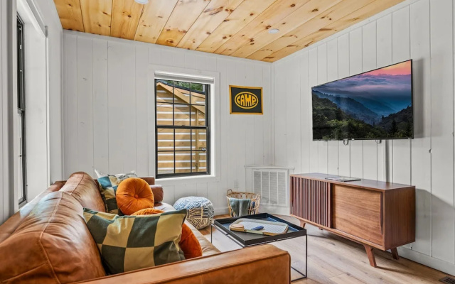 2bdrm Cabin 3 Gburg Pet-friendly Firepit Games