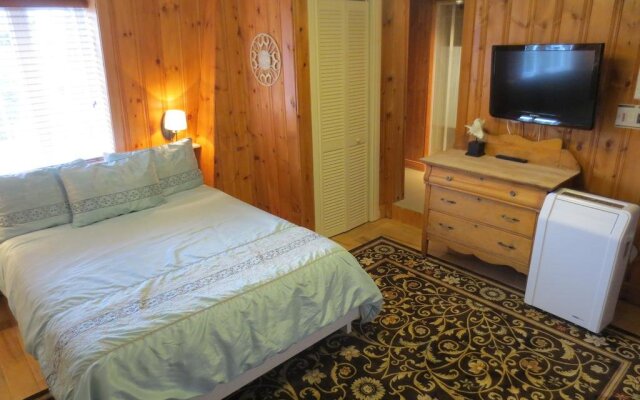 Couette et Fourchette, Saint sauveur B&B au cœur du village, Restaurant Apportez votre vin