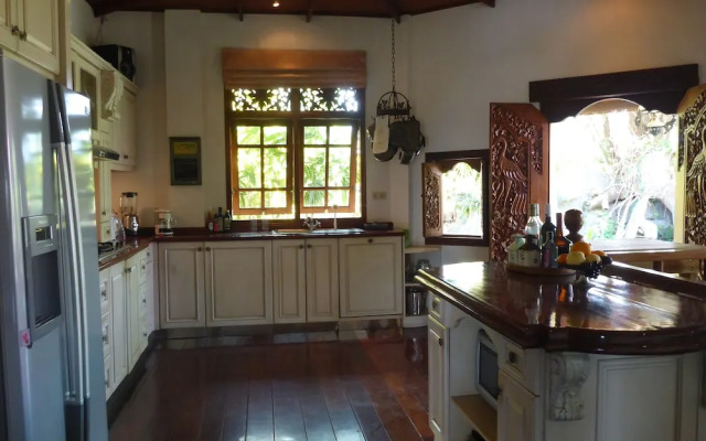 Gunung Paradis Retreat