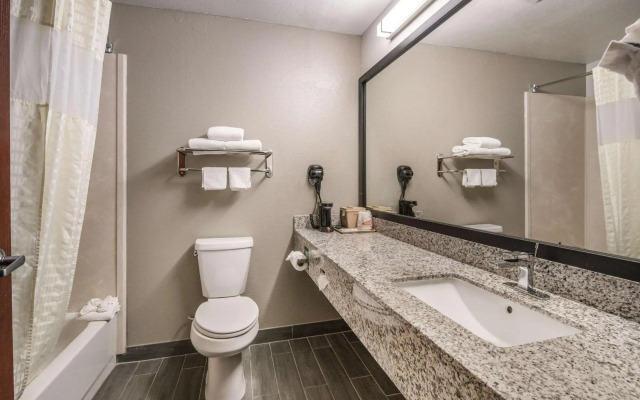 Quality Inn & Suites