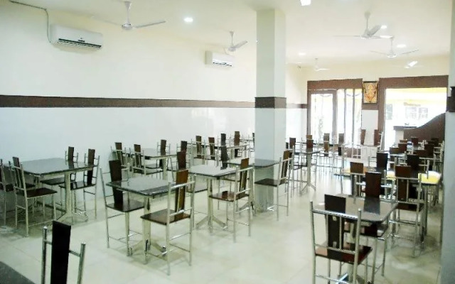 Hotel Pon Amutha