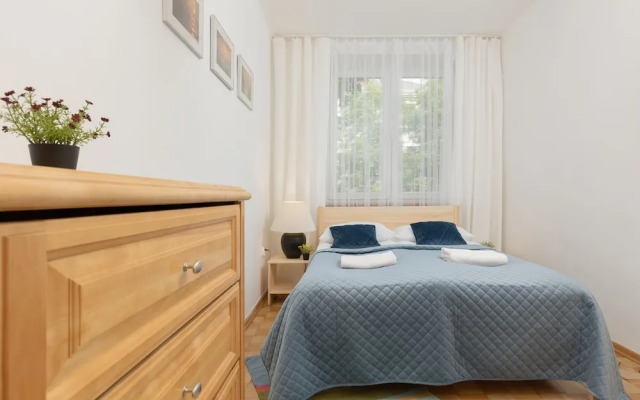 Bałuckiego Apartment Warsaw by Renters
