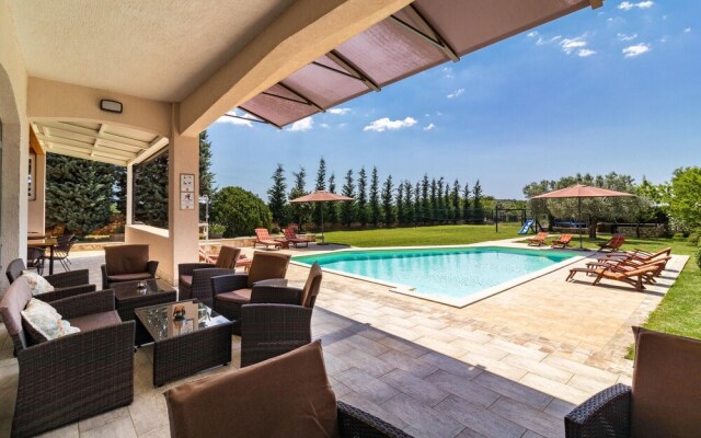 Stunning Home in Pula With Wifi and 6 Bedrooms