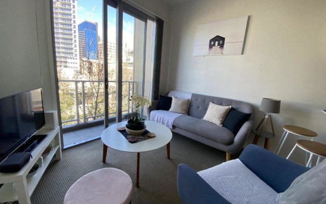 Luxury one bed in the heart of the CBD *FREE WIFI*