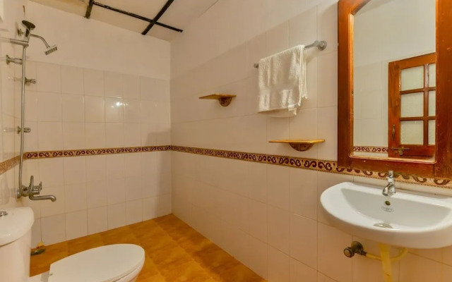 OYO 7384 Rossitta Wood Castle