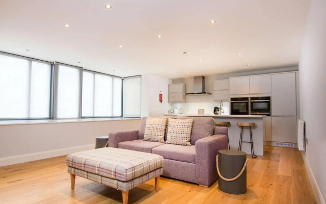 White Hart Hotel & Apartments