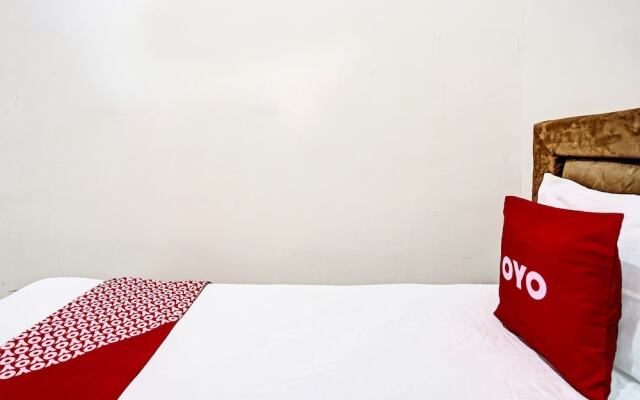 OYO 91653 Grand Syariah Hagawa Lamongan Near SPORT CENTER LAMONGAN