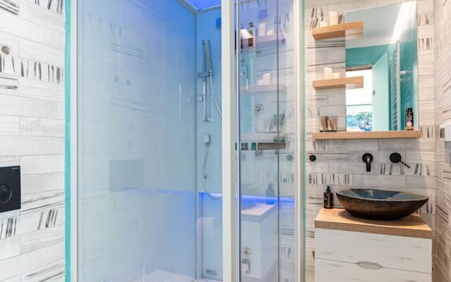 Mariet Naxos Elegant Suites
