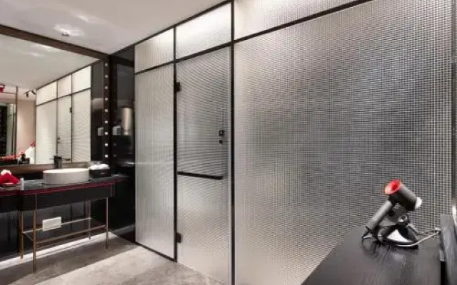 Radisson RED Hotel Zhuhai Gongbei Port