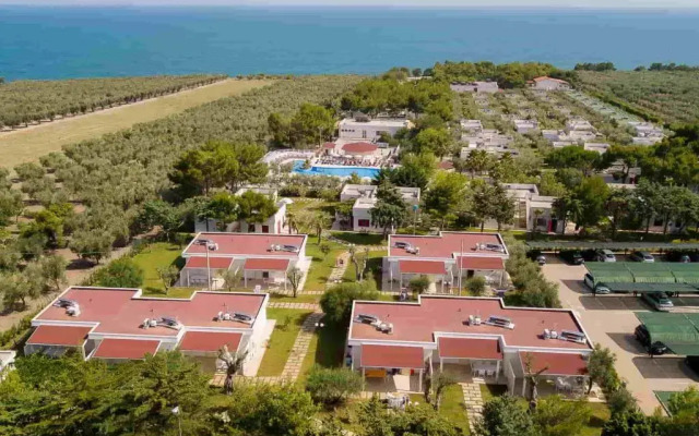 Villaggio Turistico Baia Del Monaco