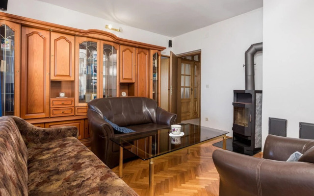 Stunning Home in Sv Juraj With Wifi and 2 Bedrooms