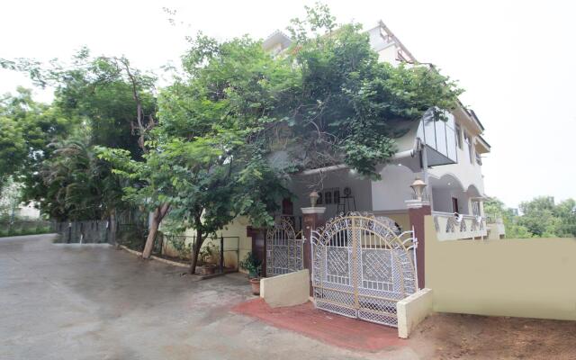 OYO 45017 Exotic Stay Apollo Hospital