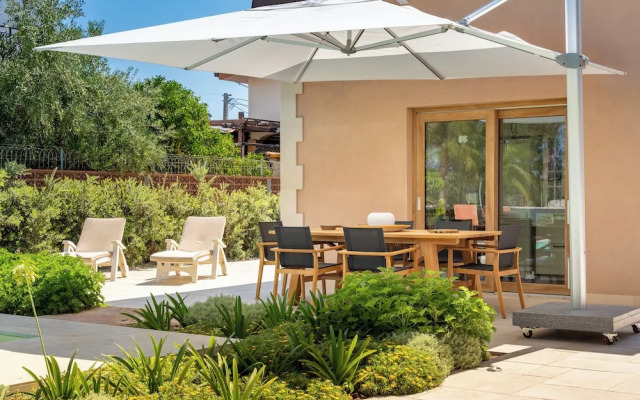 Villa Bali with Pool by Wonderful Italy
