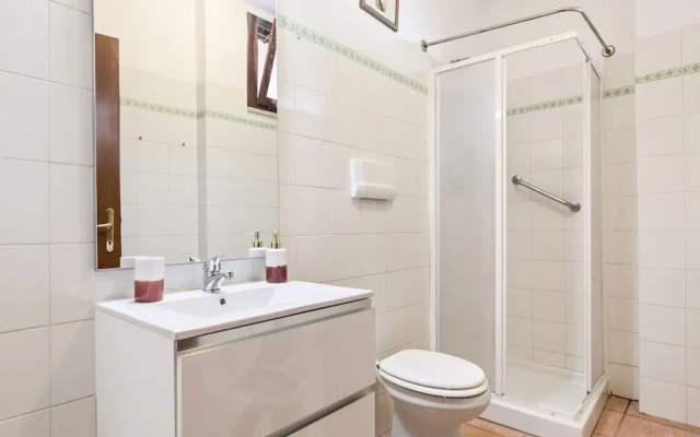 Airport & Station Flat - Private Parking