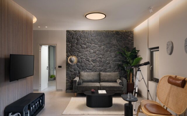 Apikia Santorini Suites - Adults Only