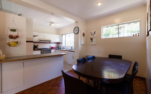 KELLY, 3BDR Northcote House