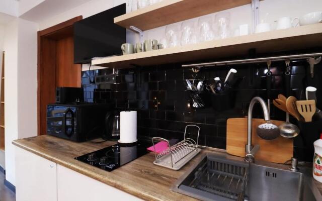 Joli s 2BR Apartment in Marshall project