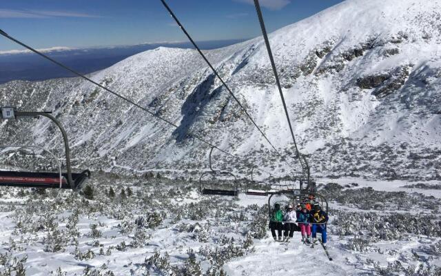 Studio Borovets in Hotel Flora