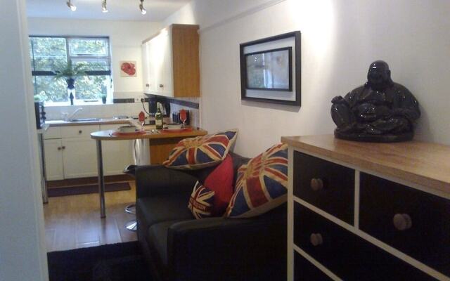 Holly House Bed & Breakfast