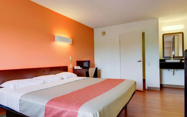 Days Inn by Wyndham Kansas City Northeast