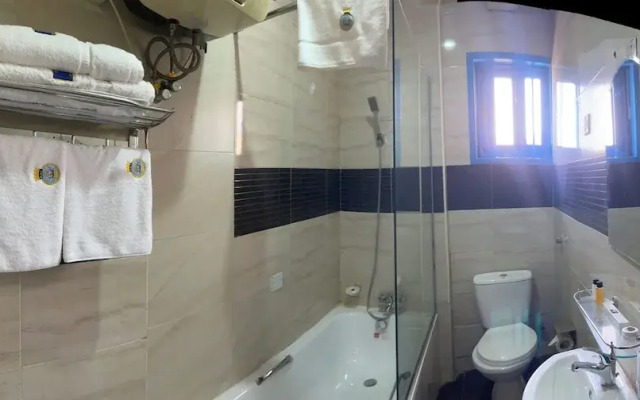AA Hotel & Suites
