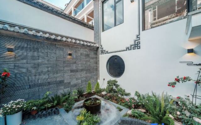 Yishanyihai Designer B&B (Dali Ancient Town)