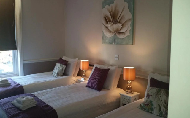 Holtwhites Hotel