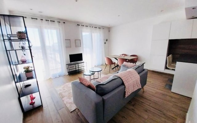 Luxury 2 bedrooms with Parking&Terrace