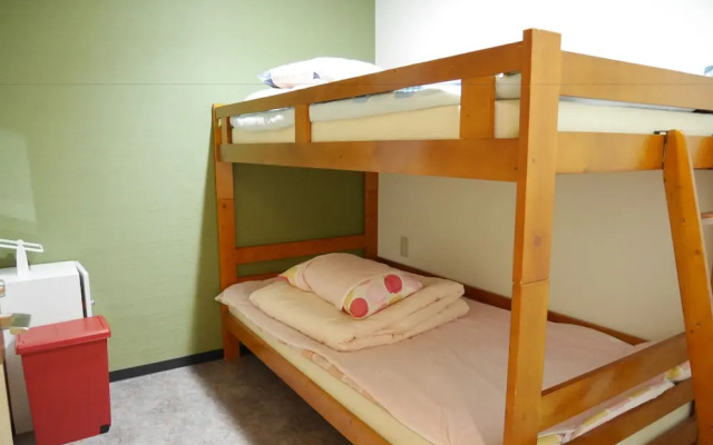 G'inns guest house - Hostel