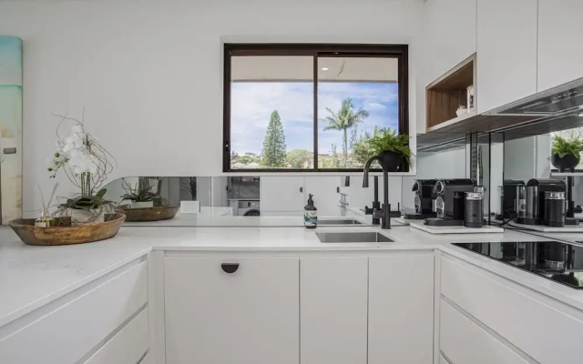 North-east Facing Modern 2-bed Apartment