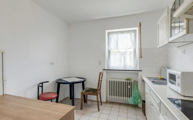 Charming Apartment in Fuldabruck With Garden
