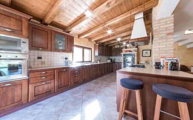 Casale Rosy 6 2 in Offida