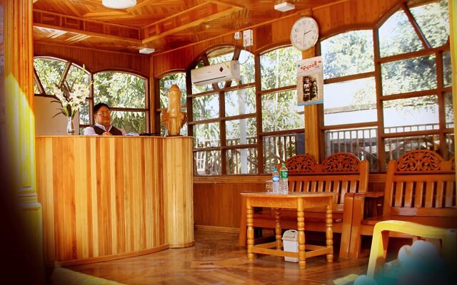 Golden Mrauk U Guest House
