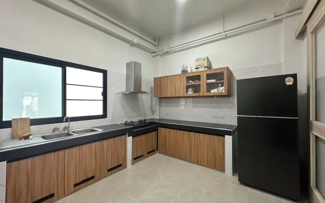 Modern House CNX
