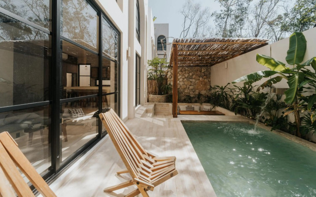 Villa Torana 4br/8pp Private Pool Rooftop Security