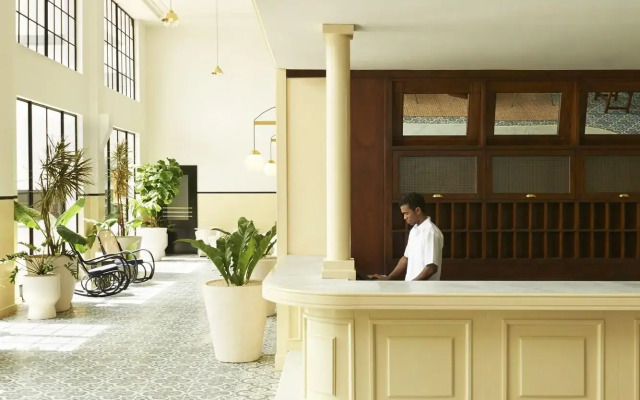American Trade Hotel