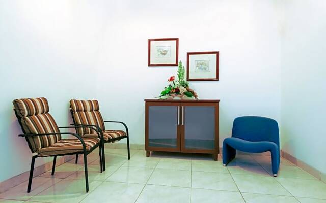 OYO Life 3451 Kost Shavero