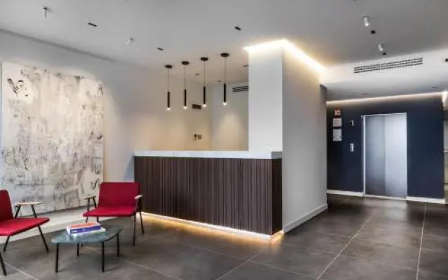 CO99 Art Building Residence