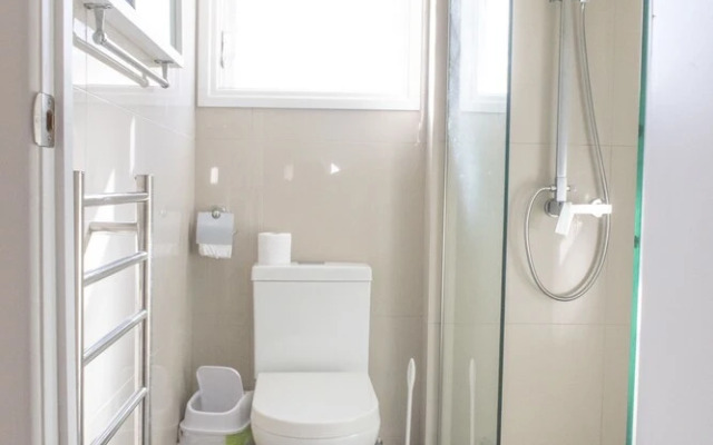 ARent - Serviced House - 14a Dignan St