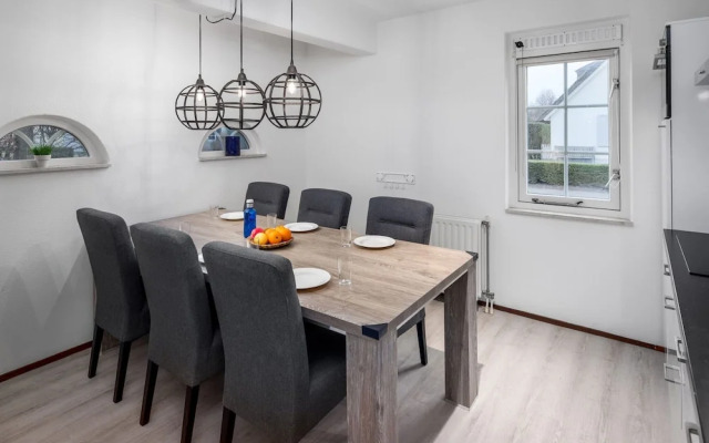 Tatched Villa With Dishwasher, 1 km From the Beach