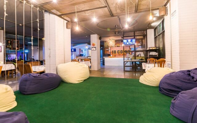 18 Coins Budget Hotel