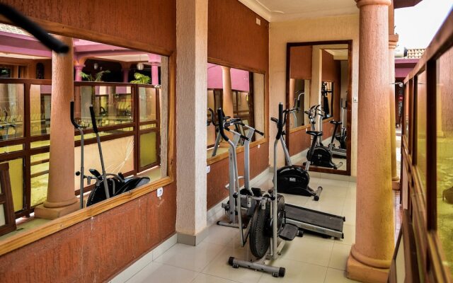 Cari Hotel