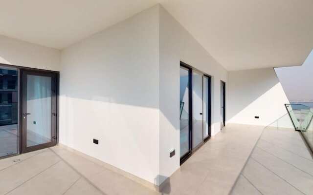 Luxury 3BR Designer Retreat with Parking